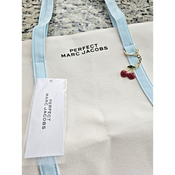 Marc Jacobs White Canvas Beach Bag   Cherry Charm Packable Foldable Tote Bag - Picture 2 of 3